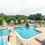 Camping Avec Jacuzzi Et Terrasse A - Api-1-52-310 *