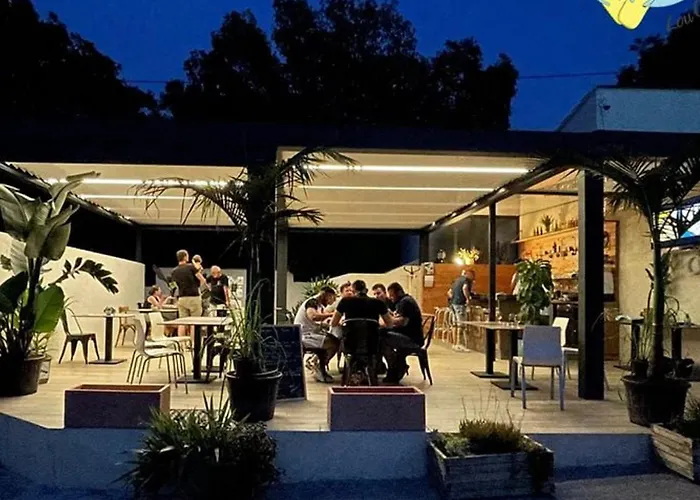 Avec Jacuzzi Et Terrasse à - Api-1-52-310 Bormes-les-Mimosas