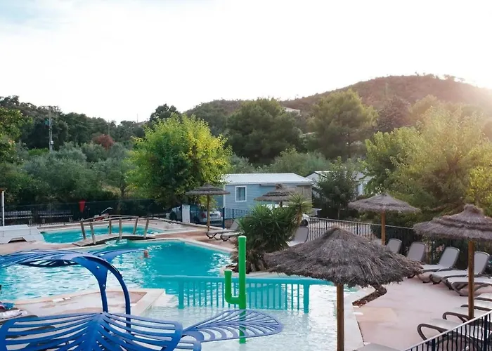 Avec Jacuzzi Et Terrasse à - Api-1-52-310 Bormes-les-Mimosas